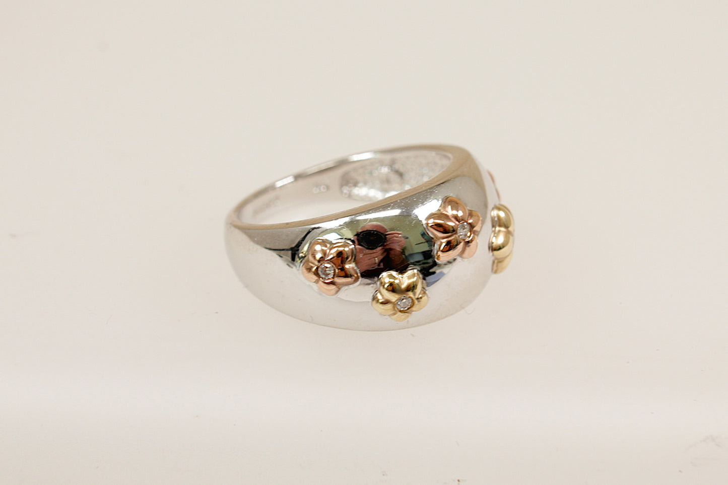 A 9ct White and Yellow Gold Diamond Scatter Ring