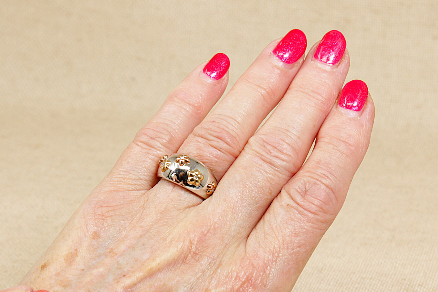A 9ct White and Yellow Gold Diamond Scatter Ring