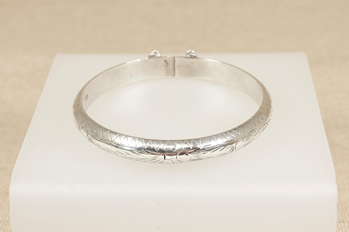 Vintage Silver Hinged Bangle Bracelet