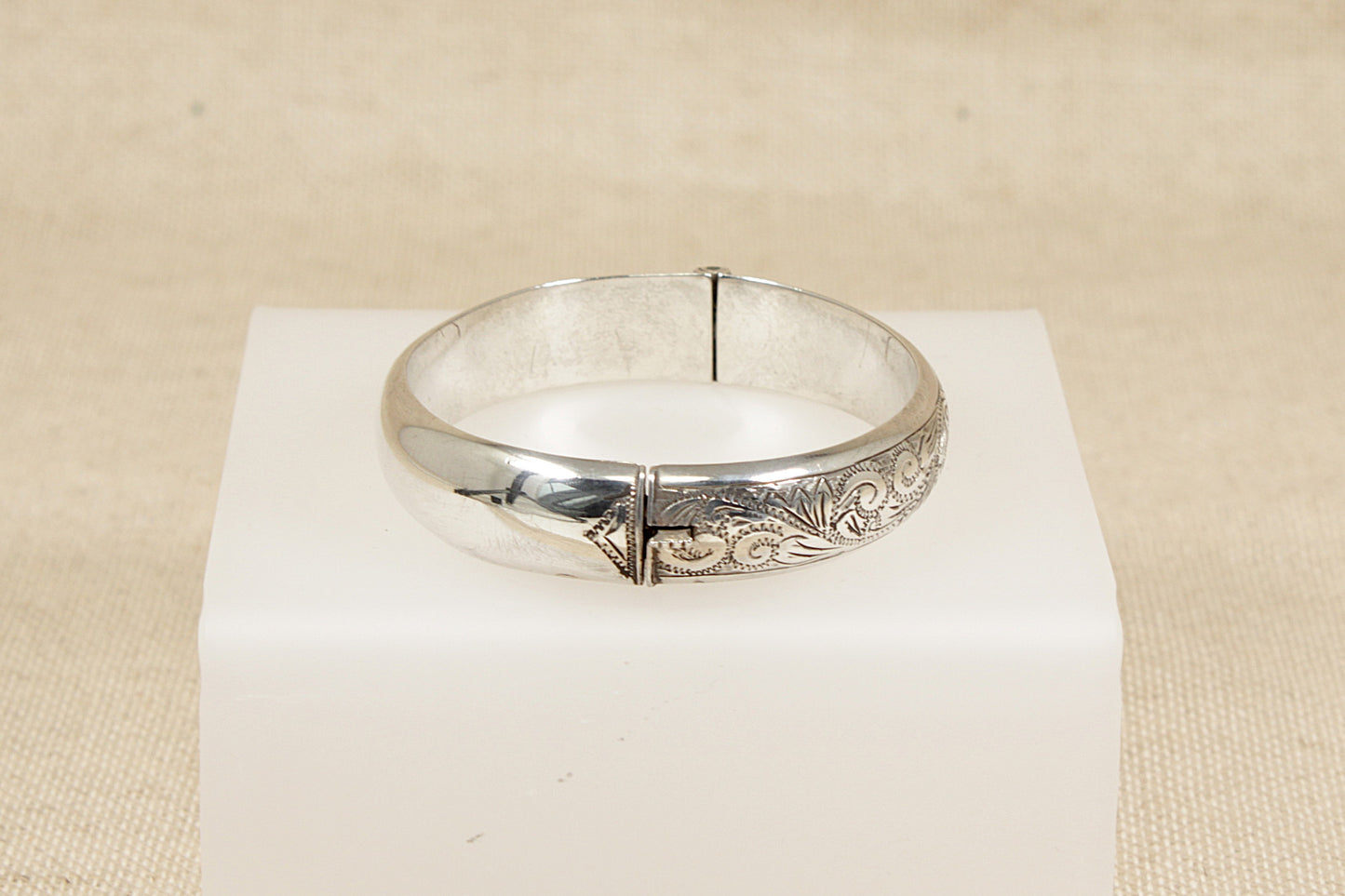 Vintage Silver Hinged Bangle Bracelet
