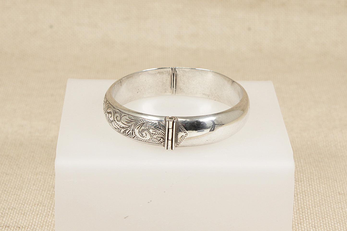 Vintage Silver Hinged Bangle Bracelet