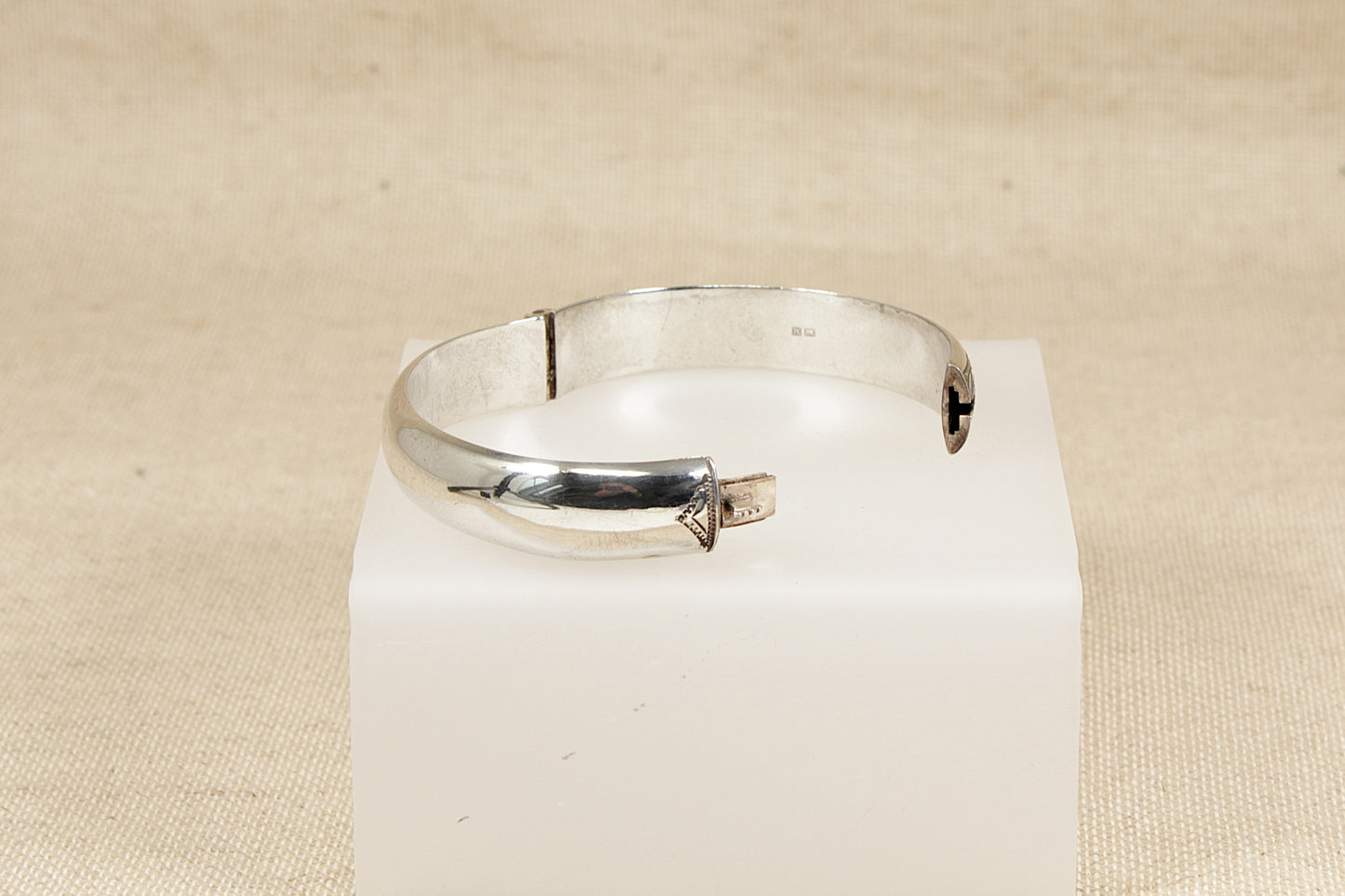 Vintage Silver Hinged Bangle Bracelet