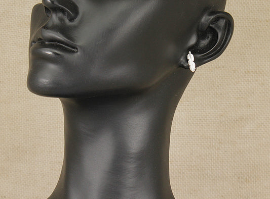 These pretty Silver stud earrings are in the form of a feather; finely made and stylish they look great as an addition to other earrings or on their own!