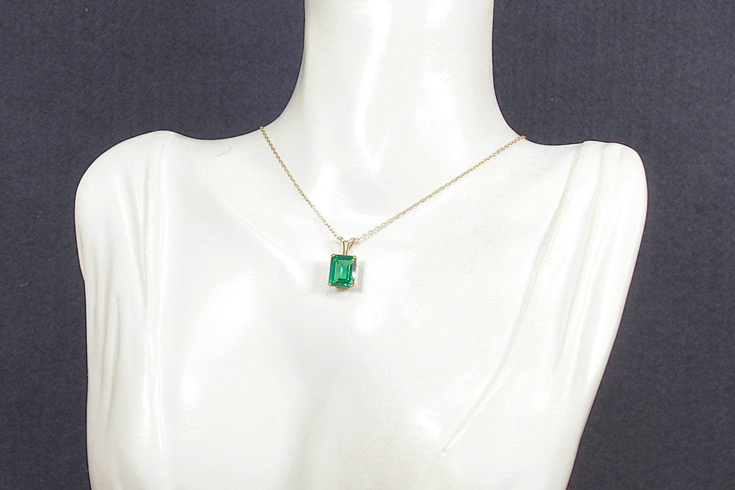 9ct Gold Green Diopside Pendant Necklace