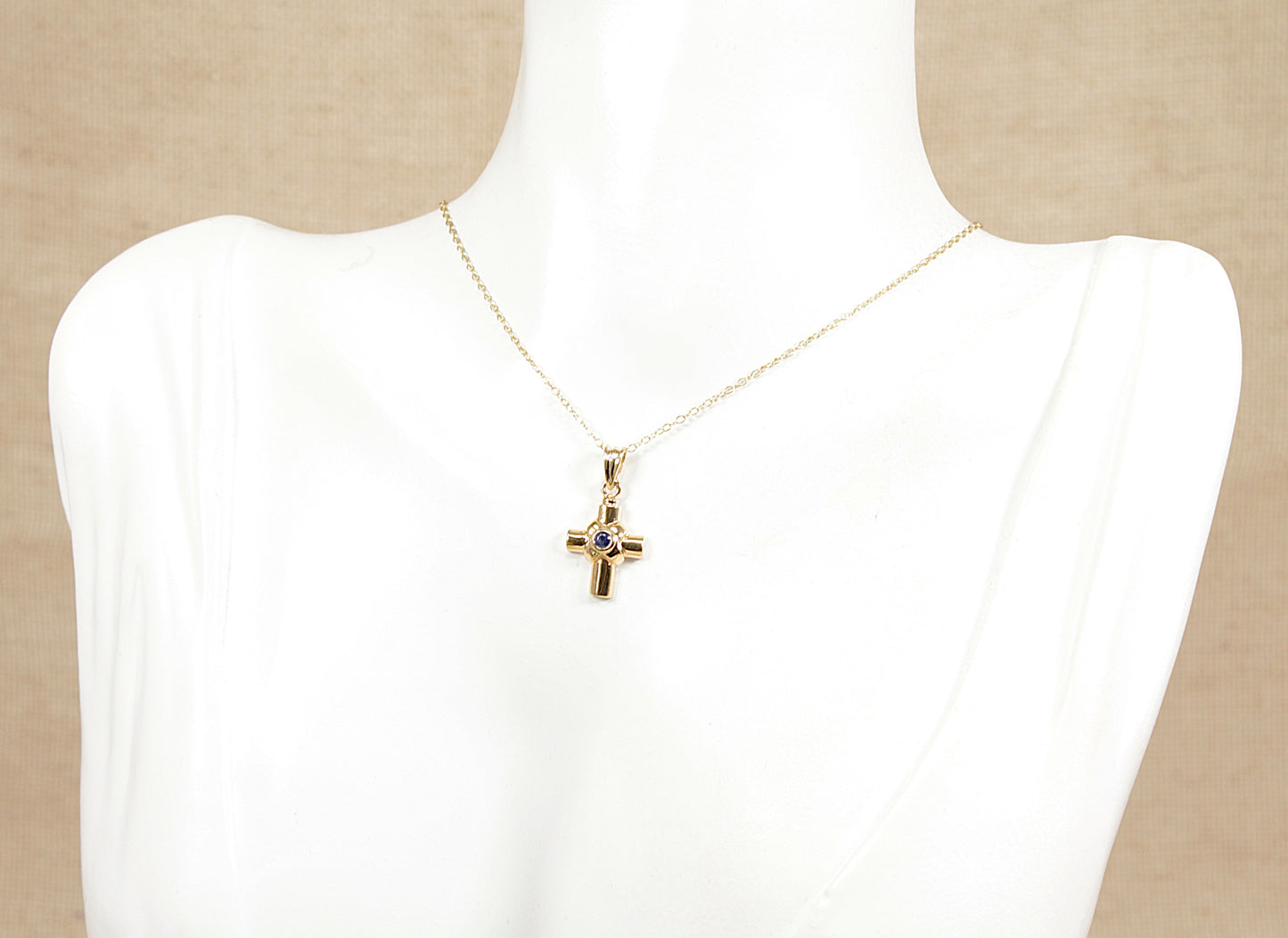9ct Gold Sapphire Pendant and Chain Necklace