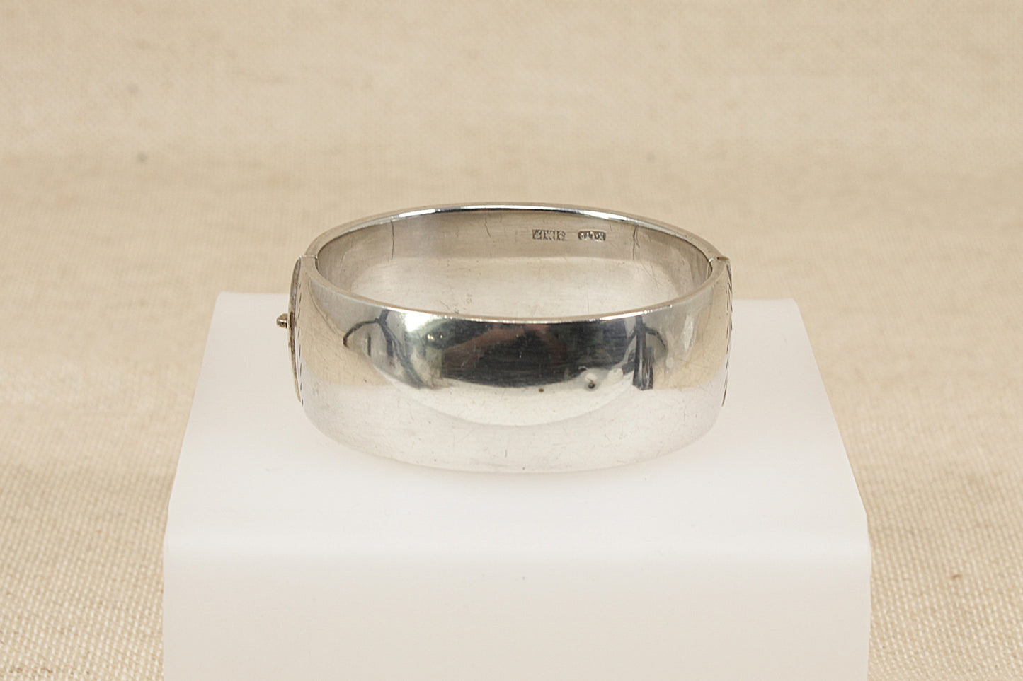 Vintage Silver Hinged Bangle