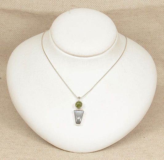 Silver Labradorite and Peridot Pendant and Chain Necklace