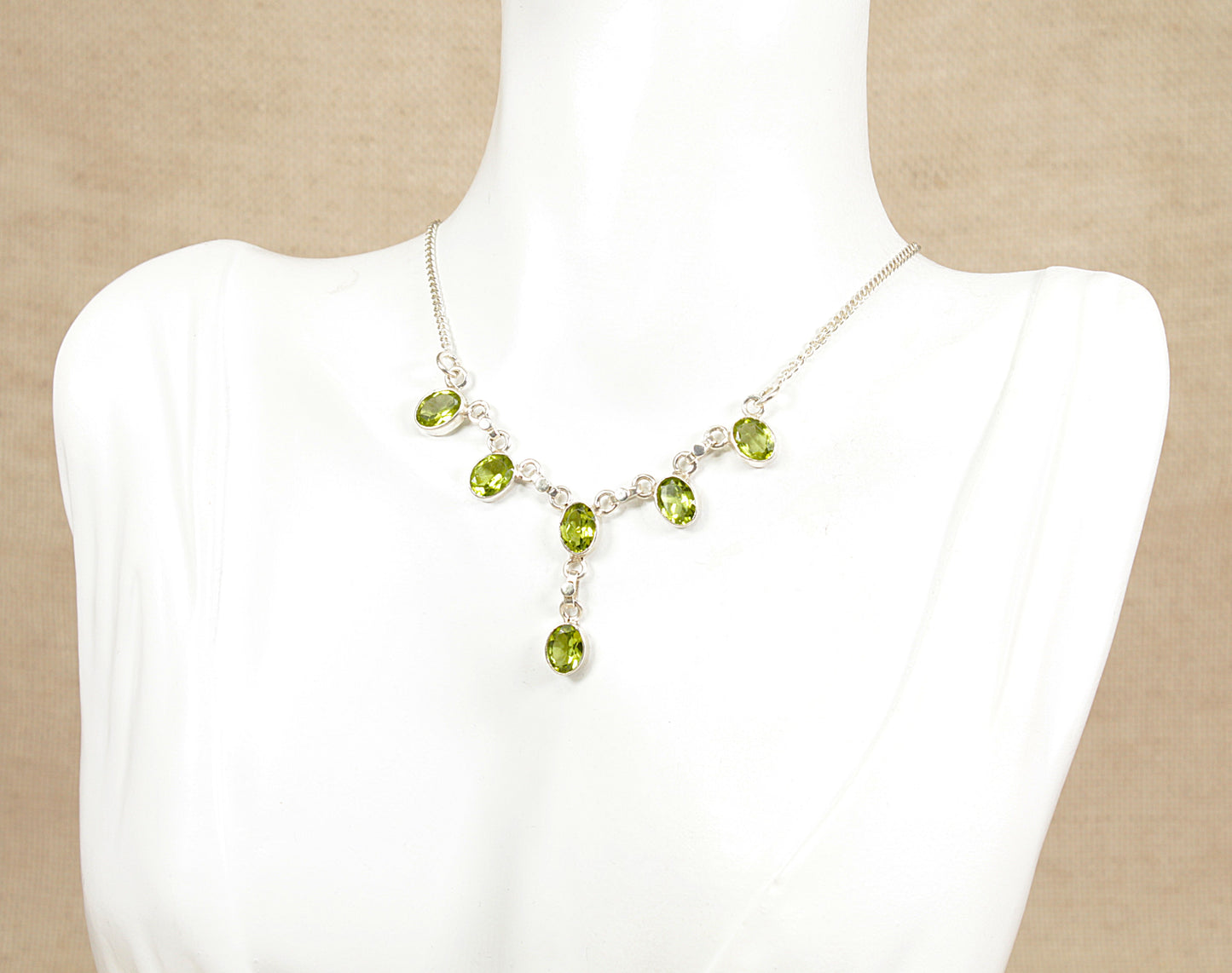 Silver and Peridot Necklet Necklace