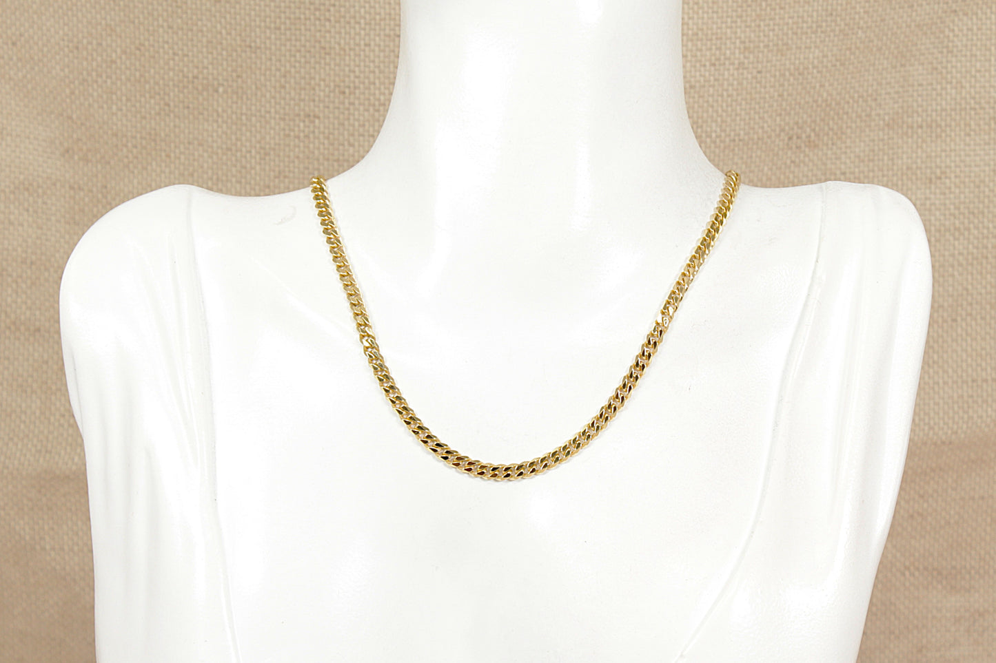 Silver Flat Curb Link Necklace.
