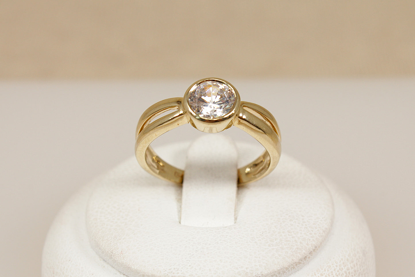 9ct Gold CZ Solitaire Ring