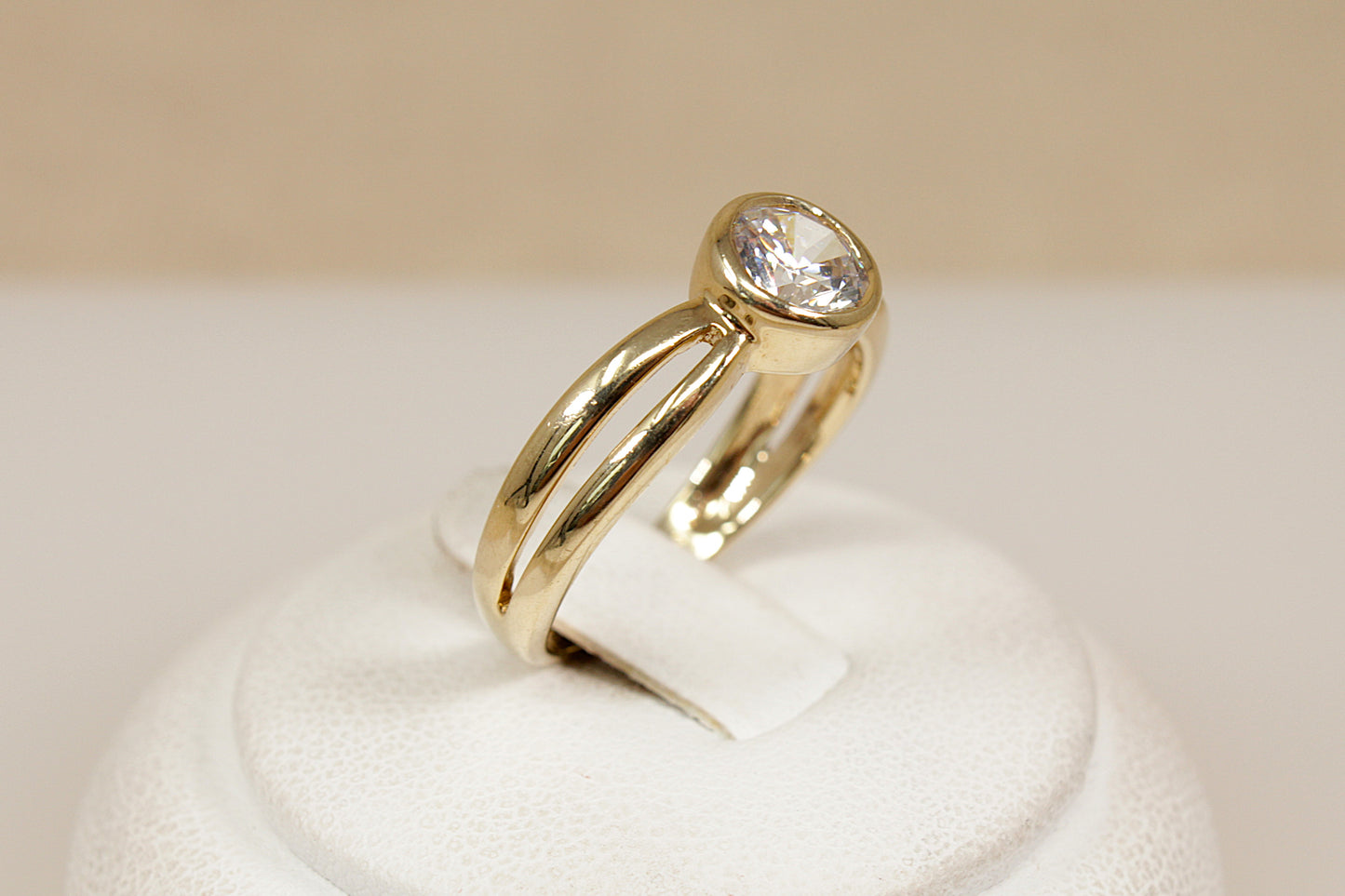 9ct Gold CZ Solitaire Ring