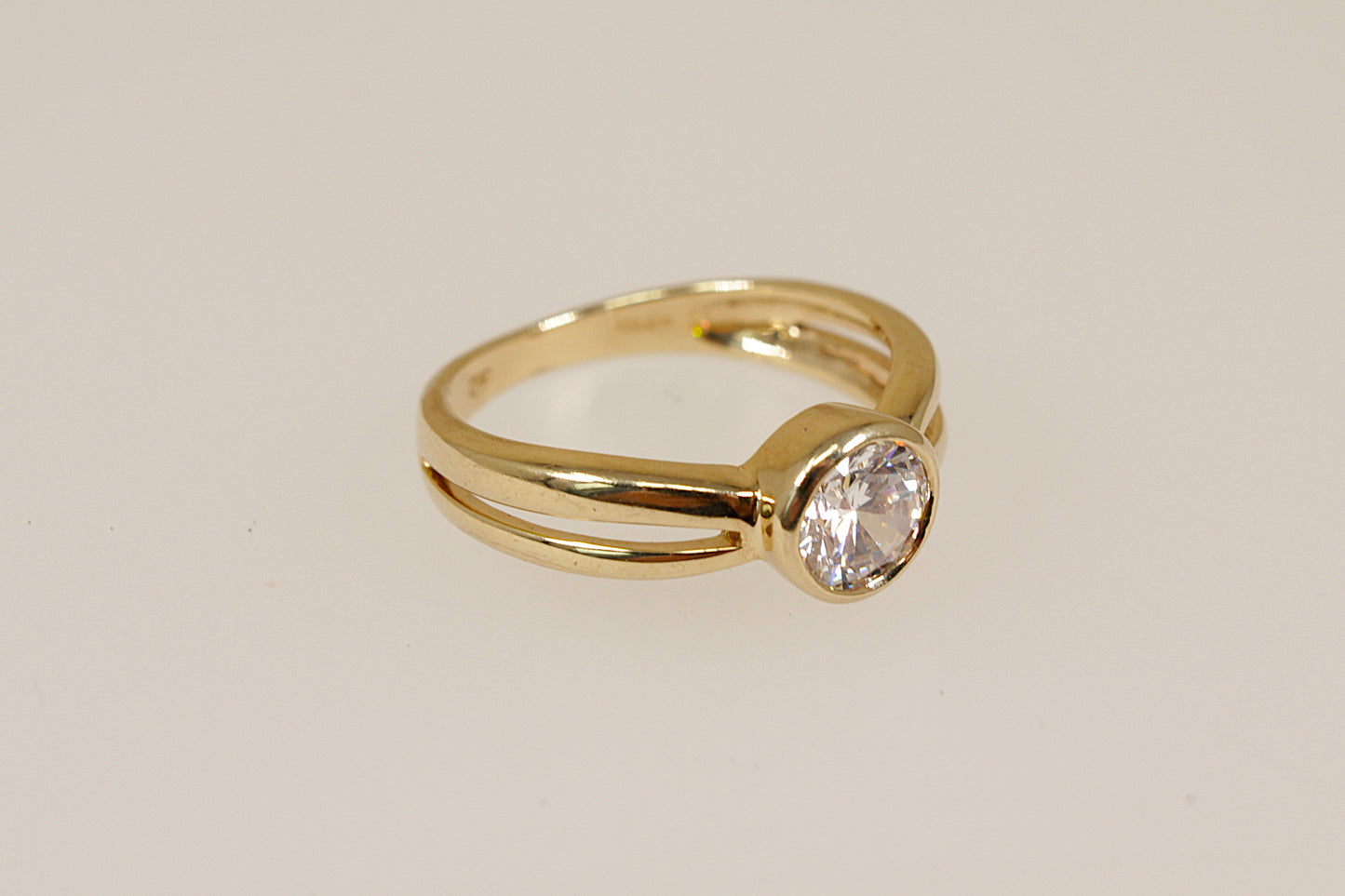9ct Gold CZ Solitaire Ring