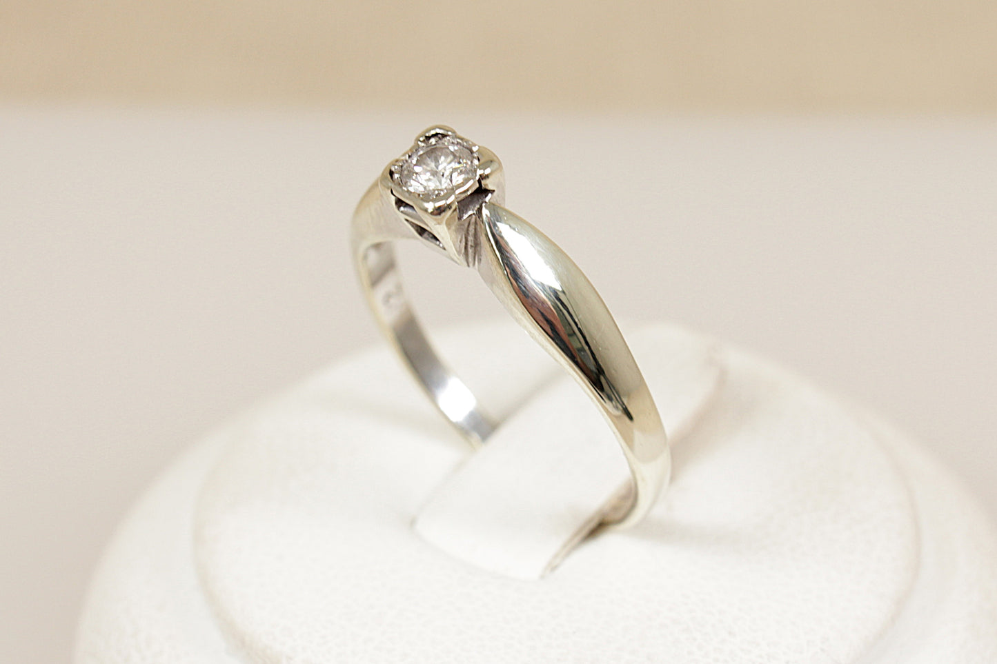 9ct White Gold Diamond Solitaire Ring