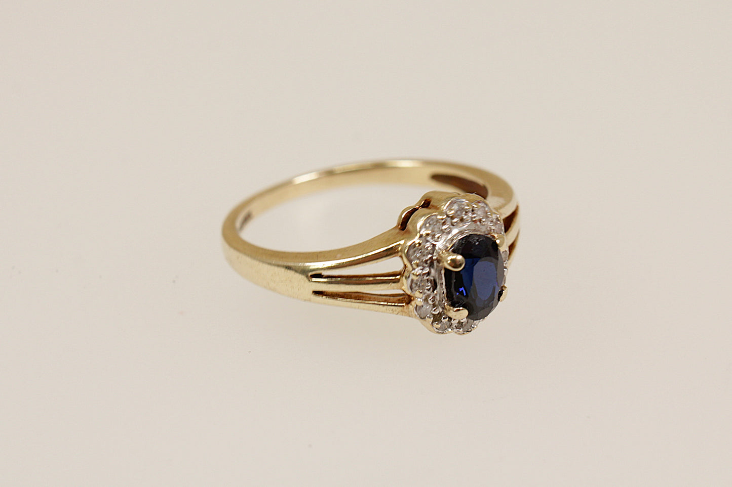 9ct Gold Sapphire and Diamond Ring