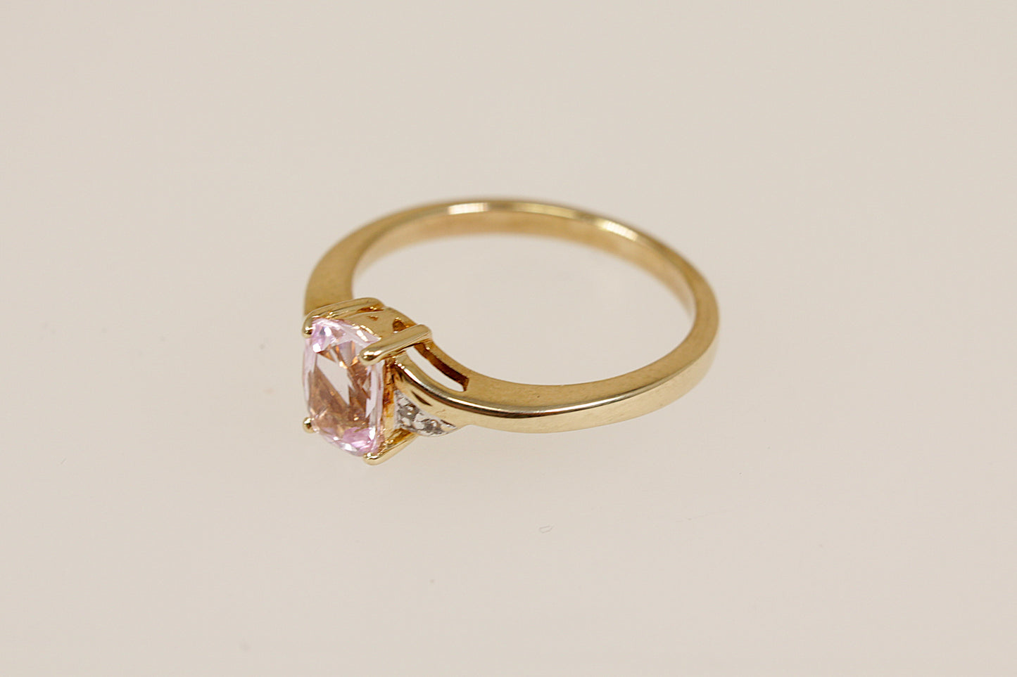 9ct Gold Morganite and Diamond Ring