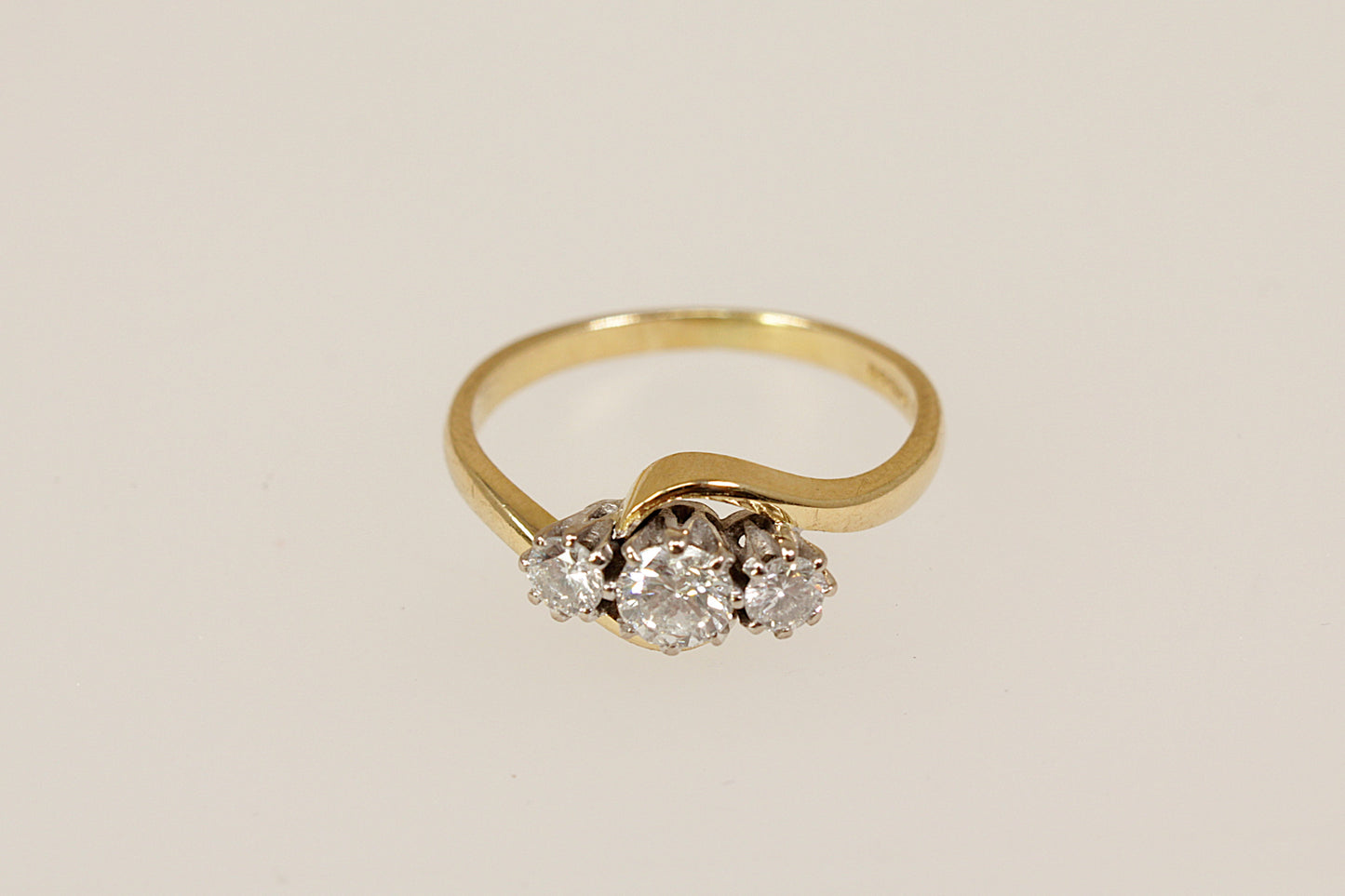 Vintage 18ct Gold Diamond Trilogy Twist Ring
