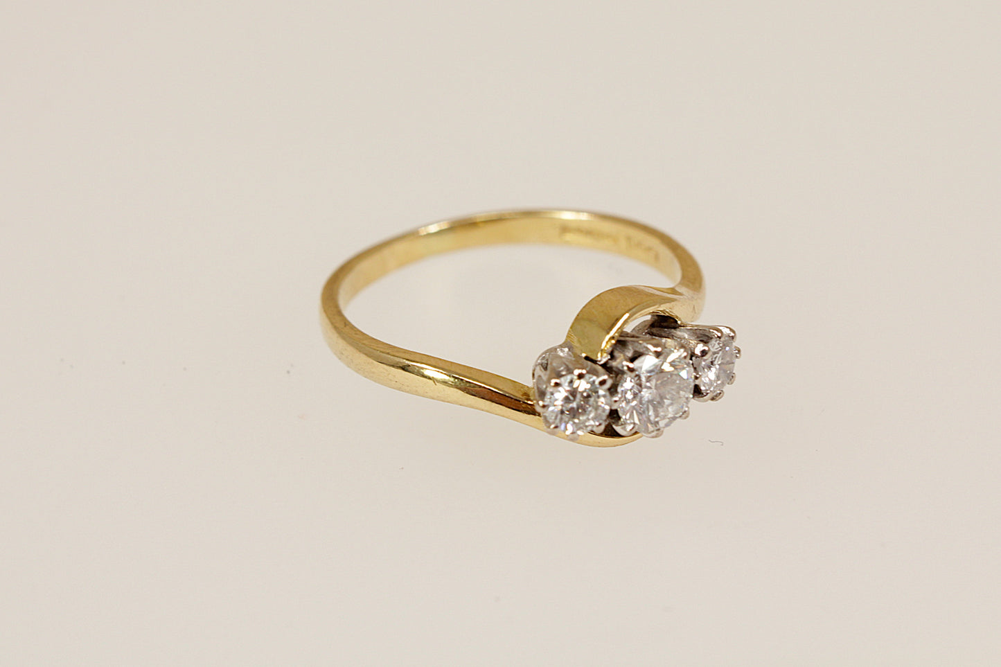 Vintage 18ct Gold Diamond Trilogy Twist Ring