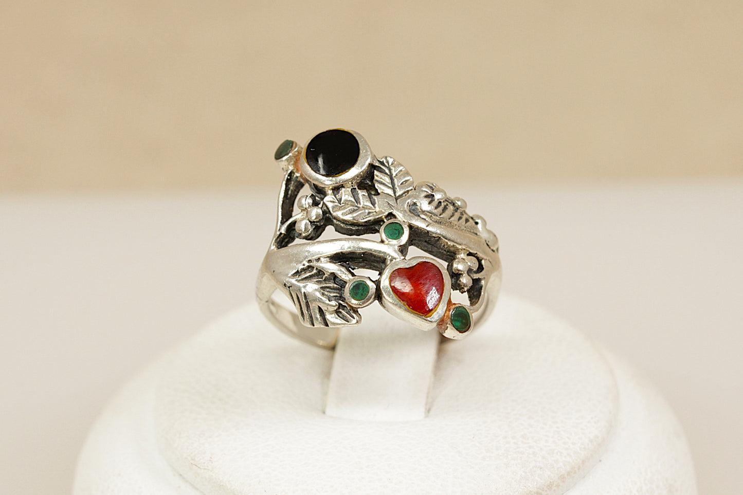 Silver Art Nouveau Carnelian, Onyx and Chalcedony Ring