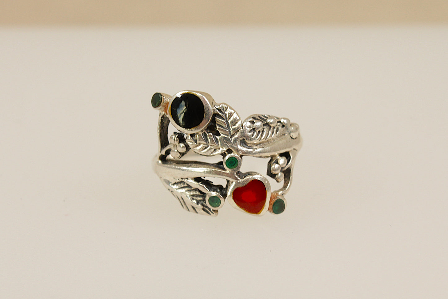 Silver Art Nouveau Carnelian, Onyx and Chalcedony Ring