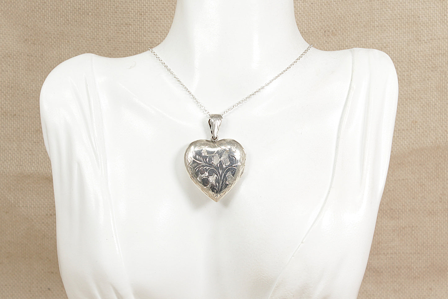 Vintage Silver Heart Locket Pendant and Chain Necklace