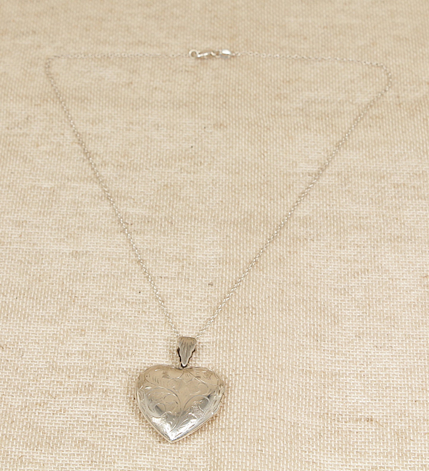 Vintage Silver Heart Locket Pendant and Chain Necklace