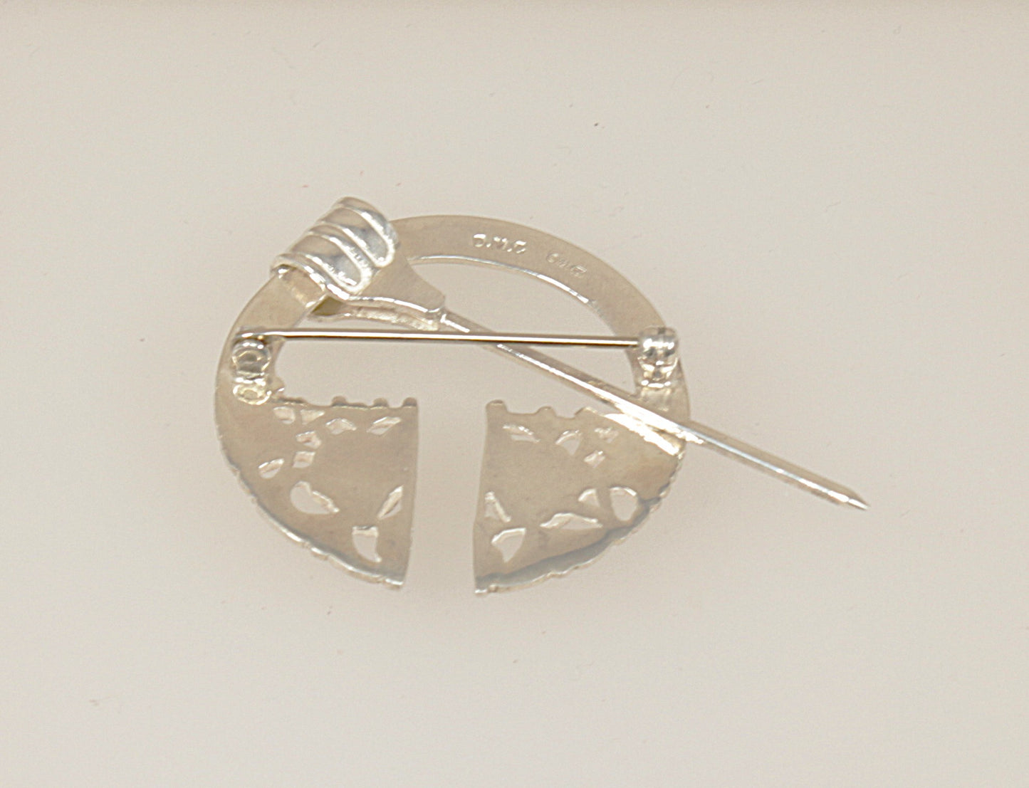 Vintage Irish Silver Garnet Pennanular Brooch