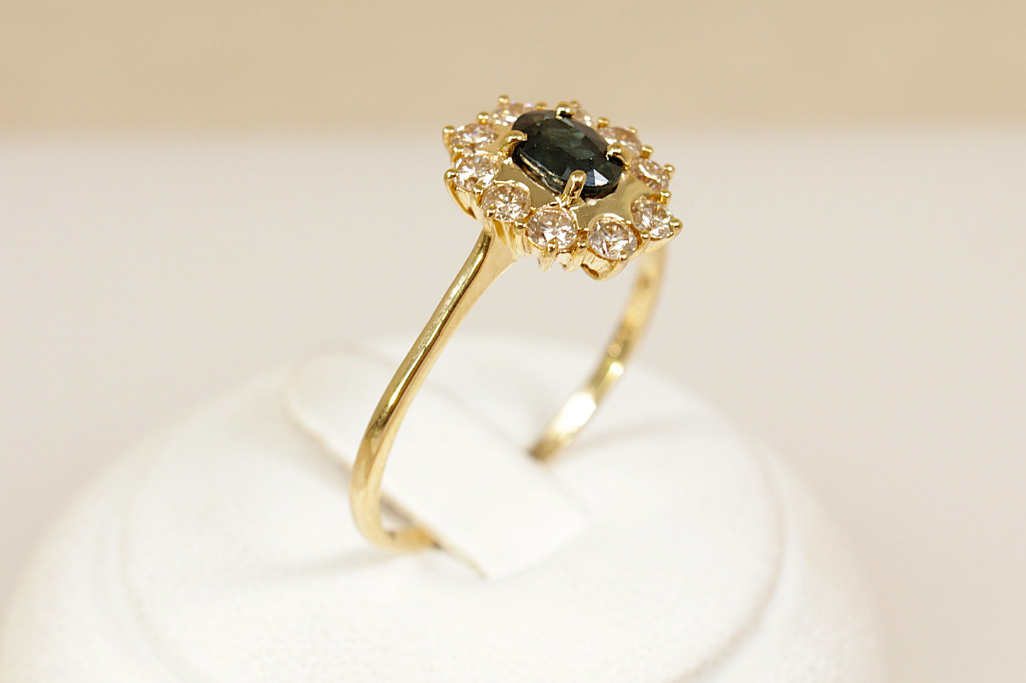 18ct Sapphire and Diamond ‘Diana’ Style Cluster Ring