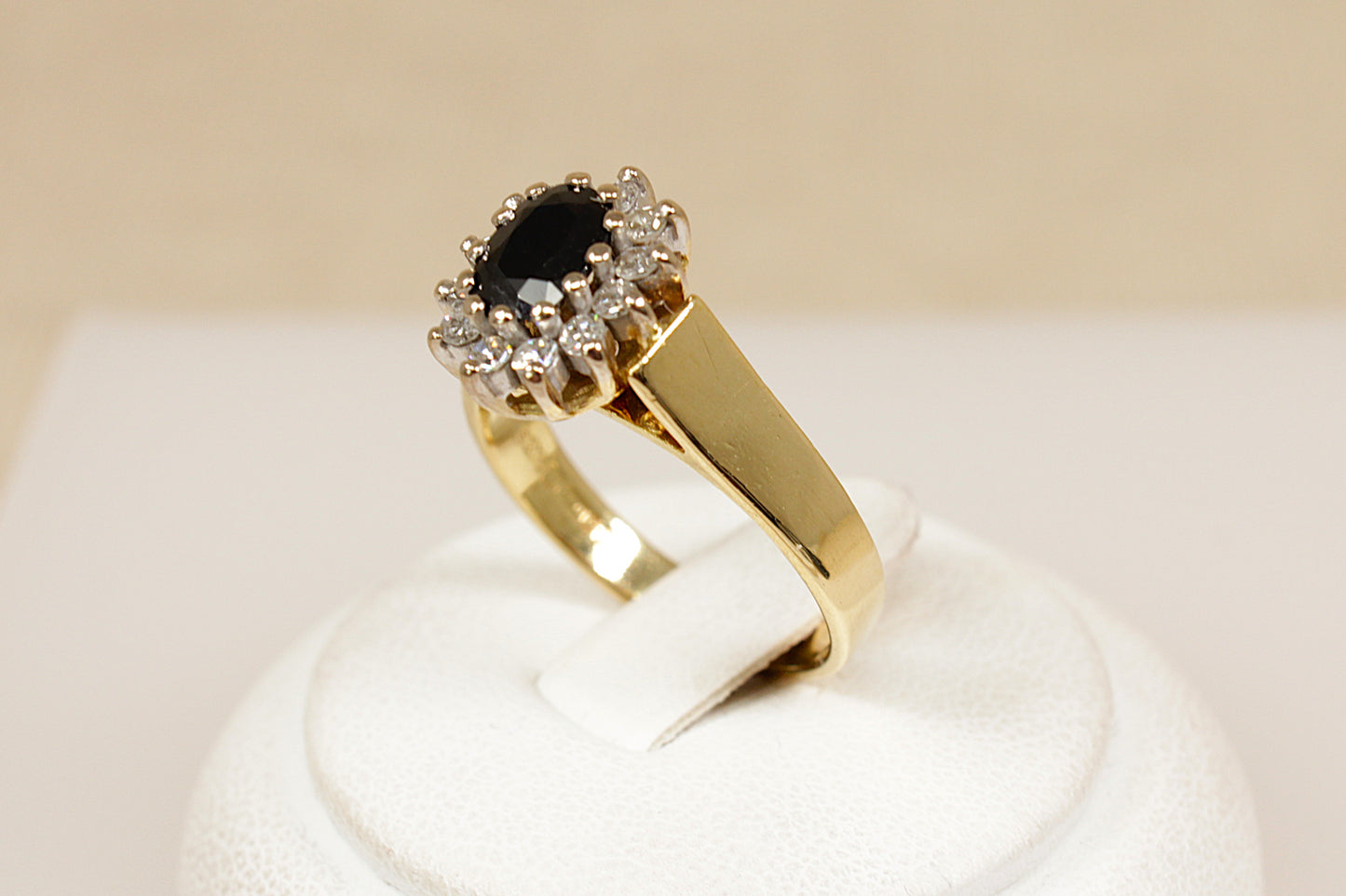 Vintage 18ct Sapphire and Diamond ‘Diana’ Ring