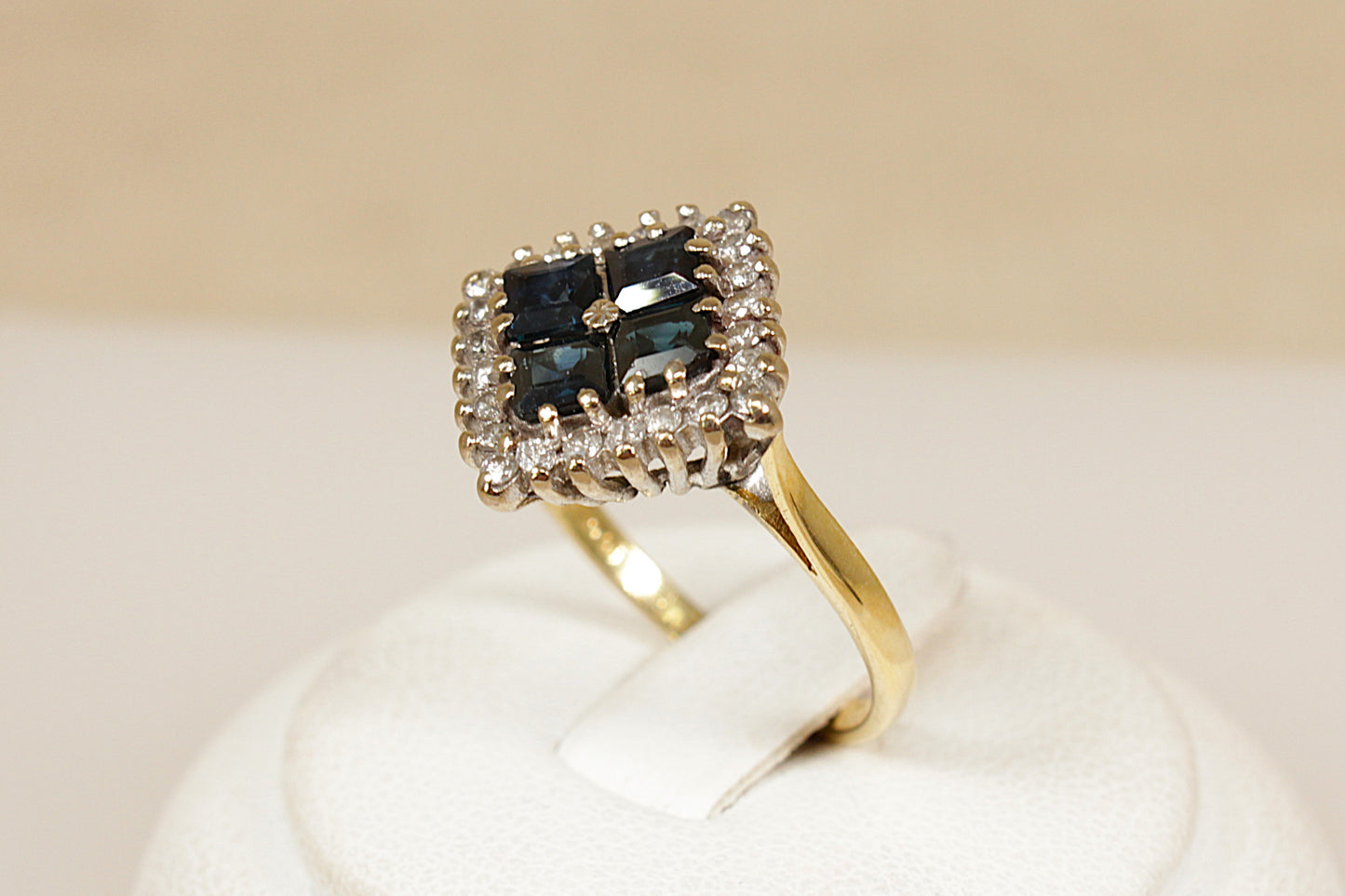 Vintage 18ct Sapphire and Diamond Cluster Ring