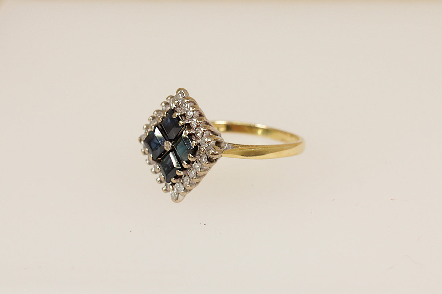Vintage 18ct Sapphire and Diamond Cluster Ring