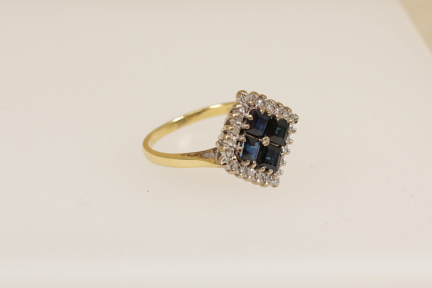 Vintage 18ct Sapphire and Diamond Cluster Ring