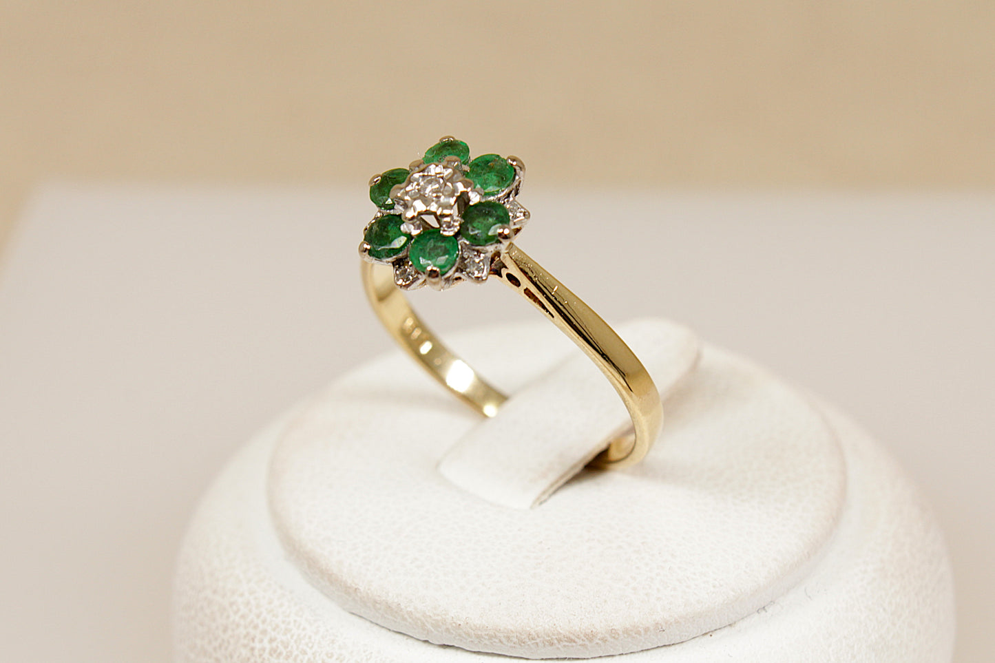 Vintage 18ct Gold Emerald and Diamond Ring