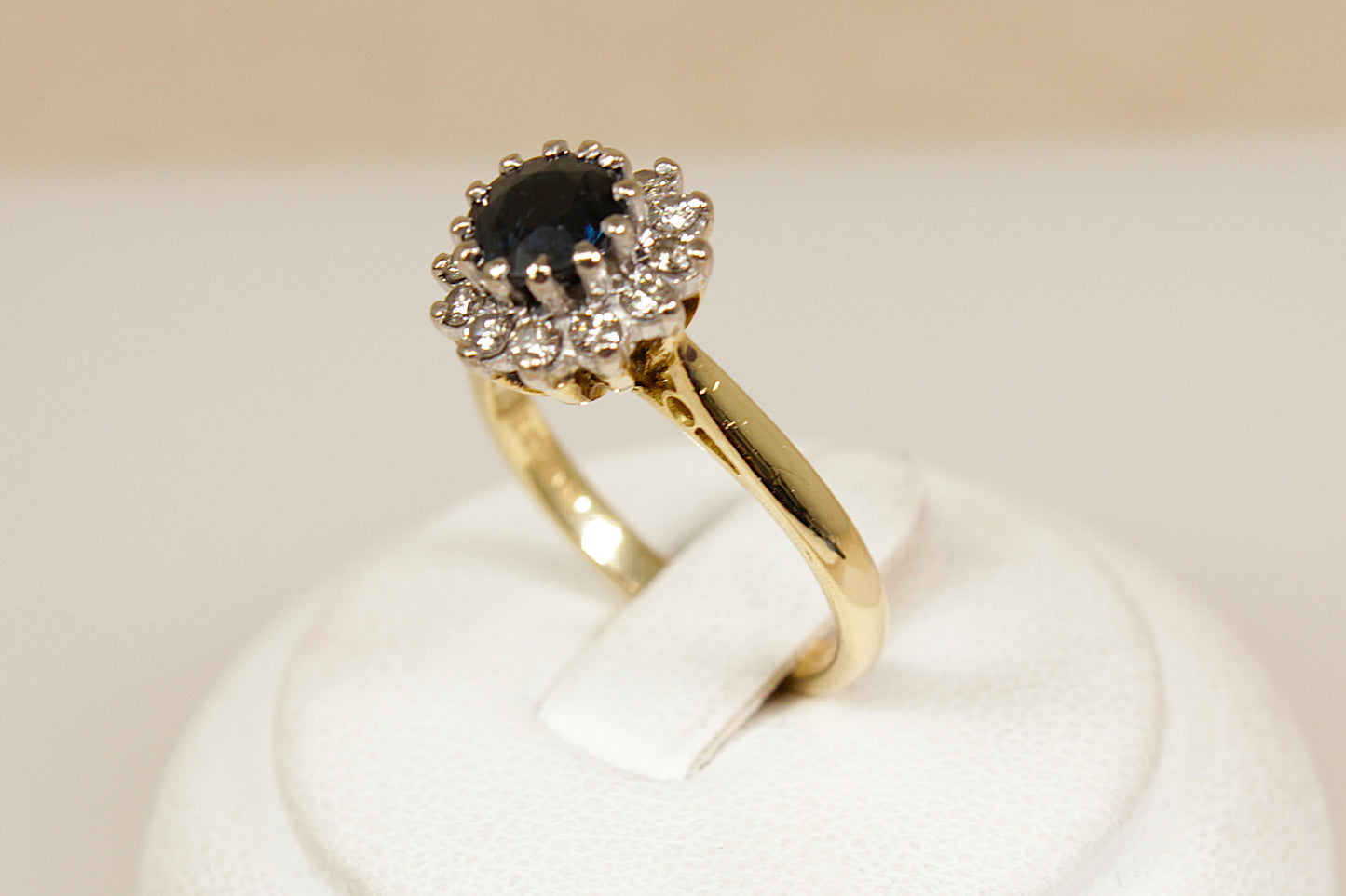 Vintage 18ct Gold Sapphire and Diamond Cluster Ring
