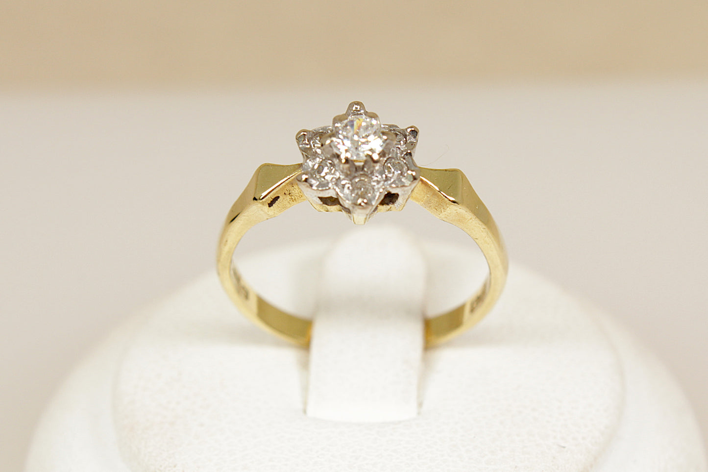 Vintage 18ct Gold Diamond Cluster Ring