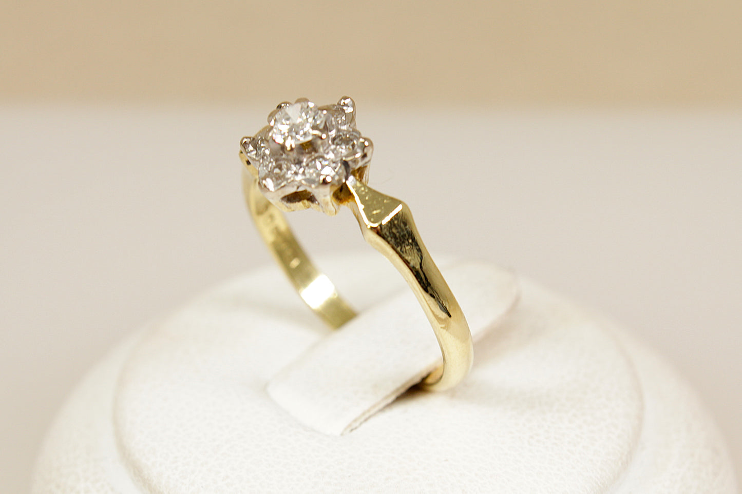 Vintage 18ct Gold Diamond Cluster Ring
