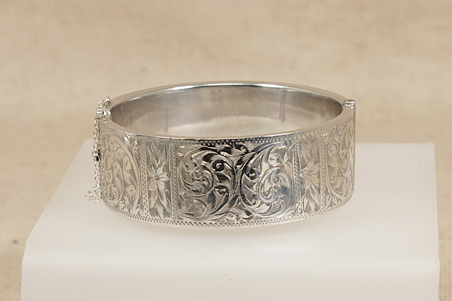 Vintage Silver Hinged Cuff Bangle Bracelet