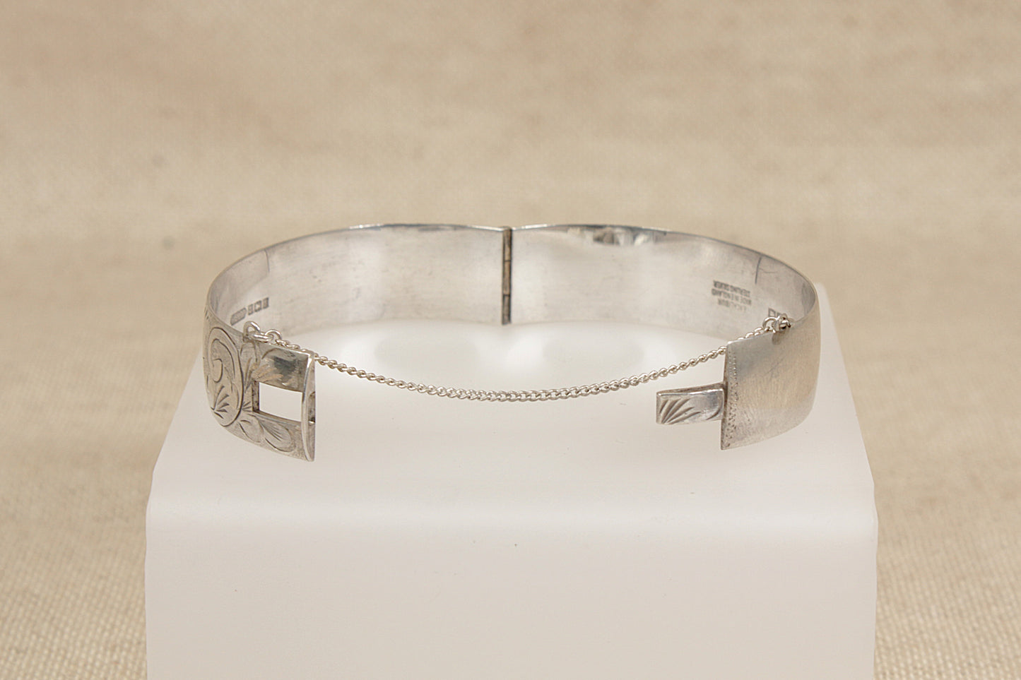 Vintage Solid Silver Hinged Bangle Bracelet