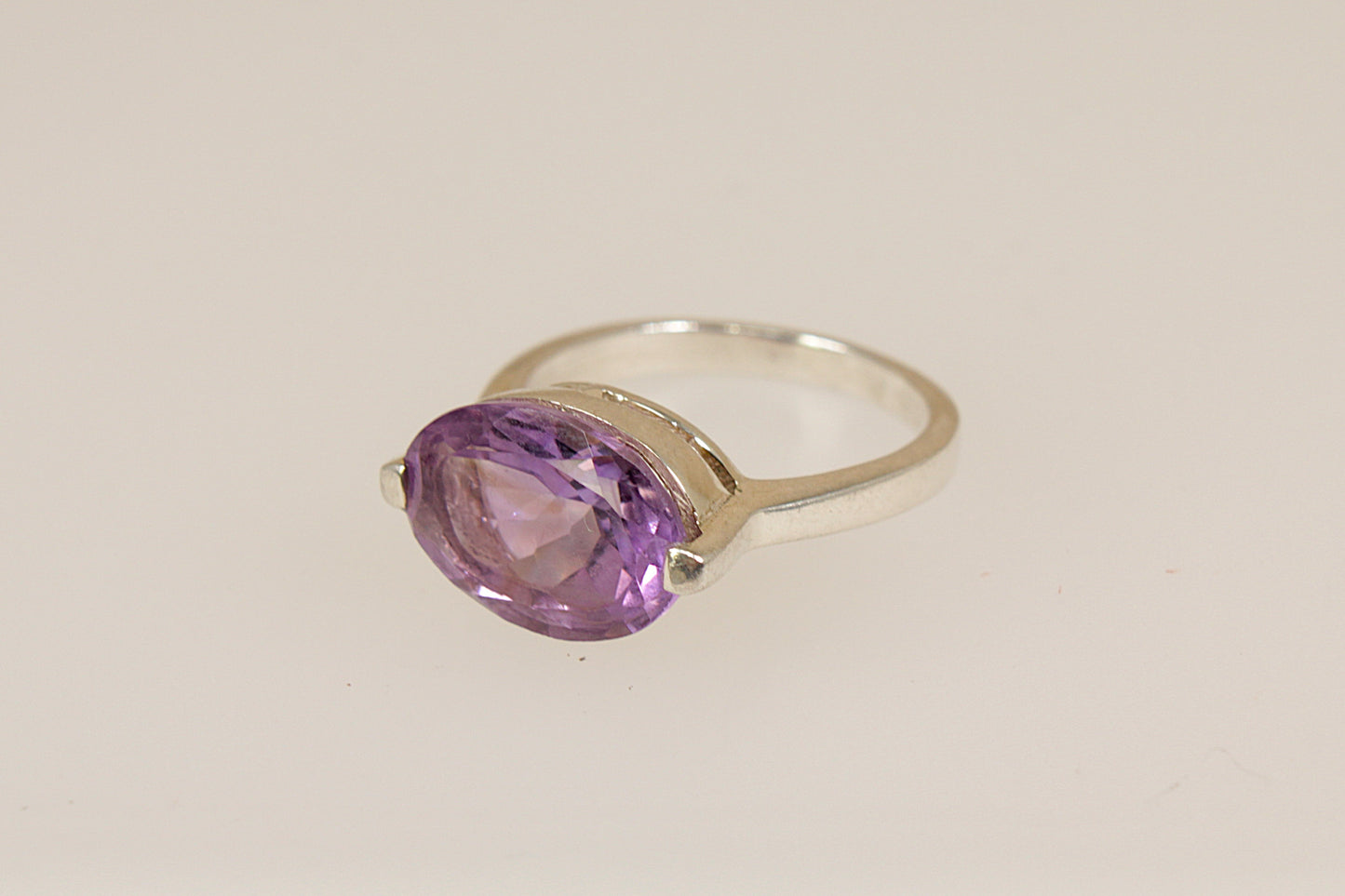 Silver Amethyst Solitaire ‘Elipse’ Ring