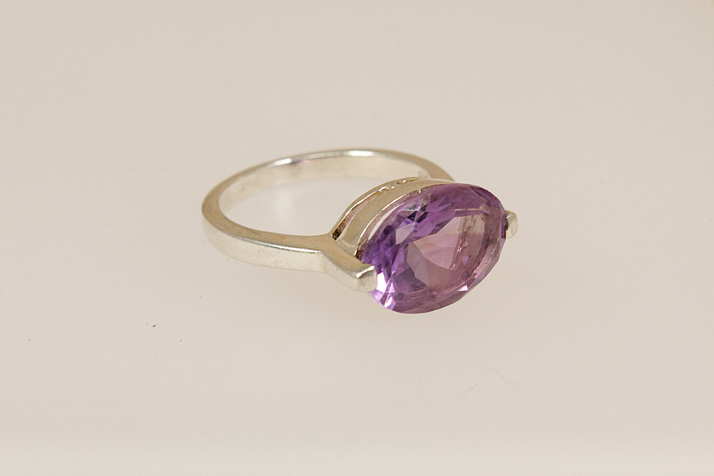 Silver Amethyst Solitaire ‘Elipse’ Ring