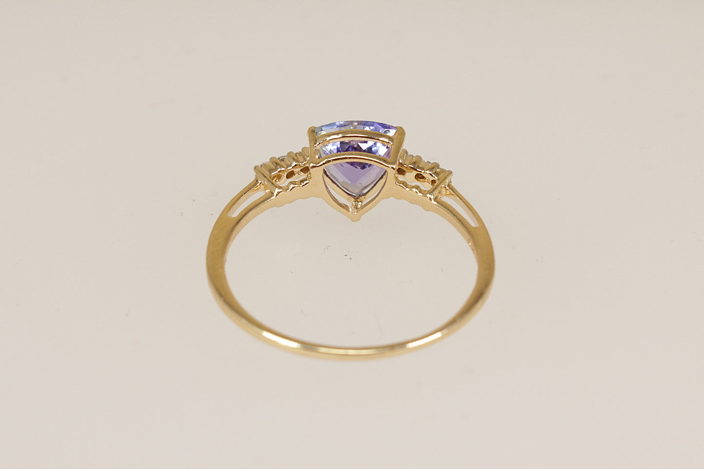 14ct Gold Tanzanite and Diamond Ring