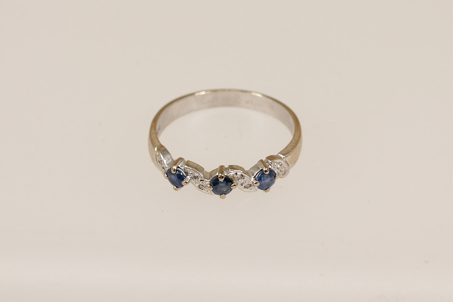 18ct White Gold Sapphire and Diamond Ring