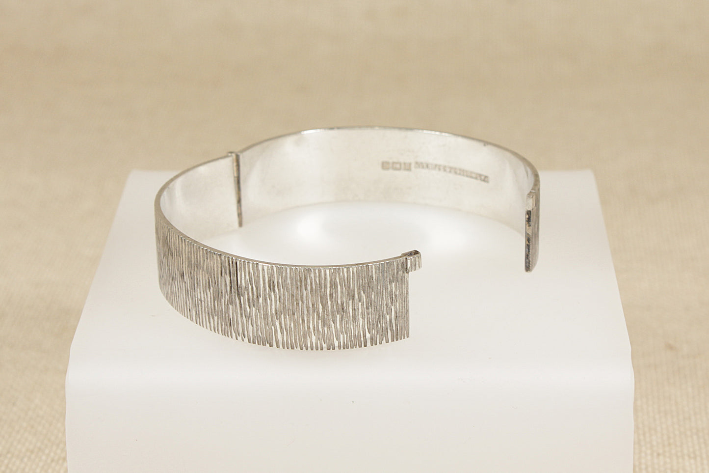 Vintage Solid Silver Hinged Bark Effect Bangle Bracelet