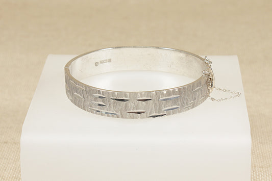 Vintage Solid Silver Hinged Bangle