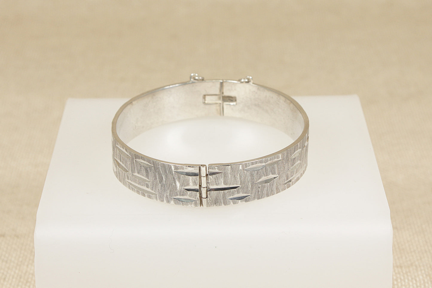 Vintage Solid Silver Hinged Bangle