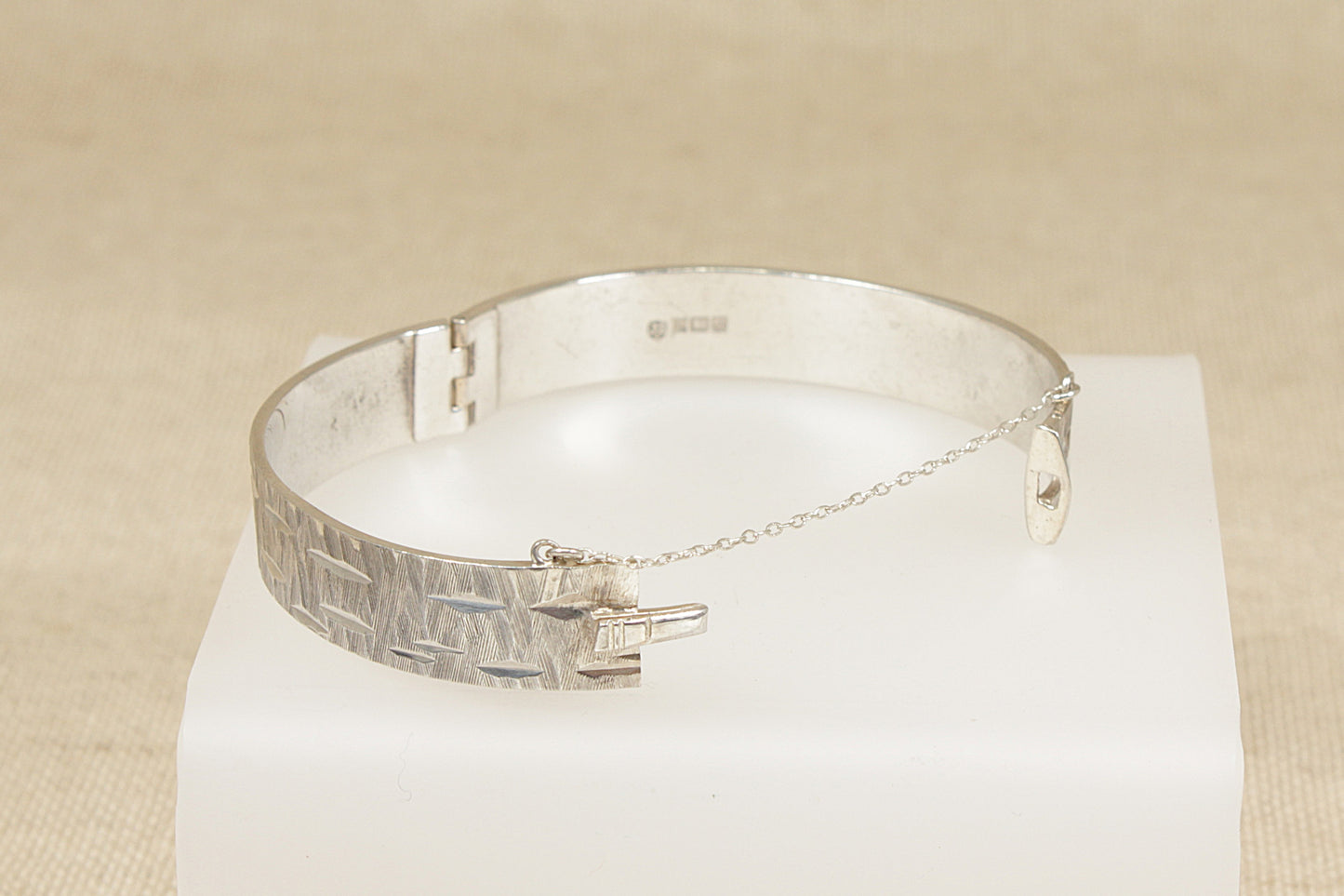 Vintage Solid Silver Hinged Bangle