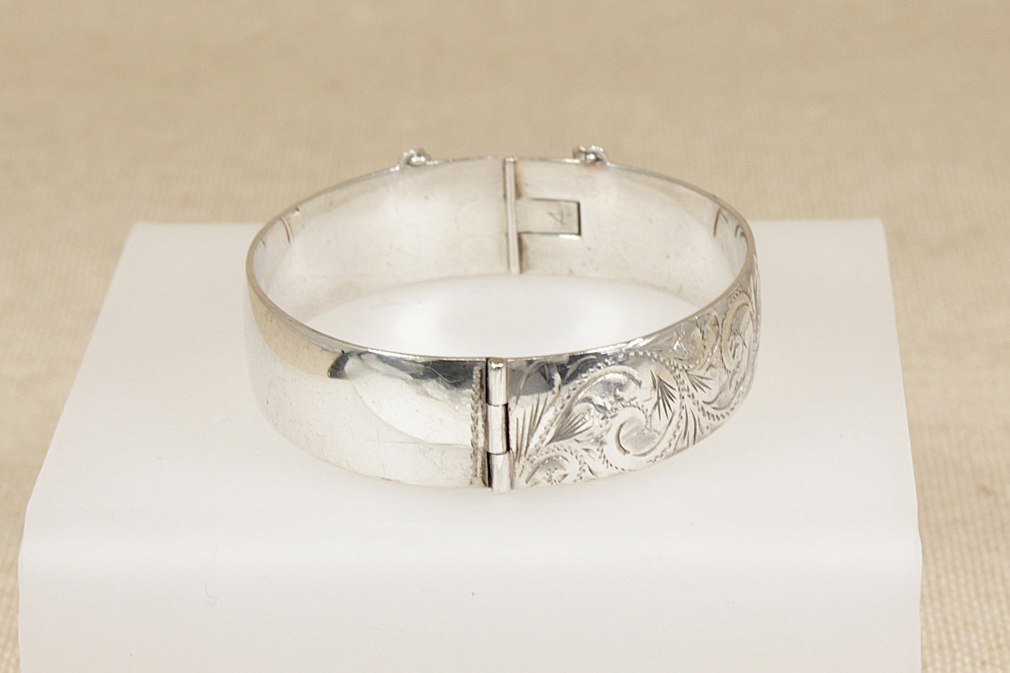 Vintage Solid Silver Hinged Bangle