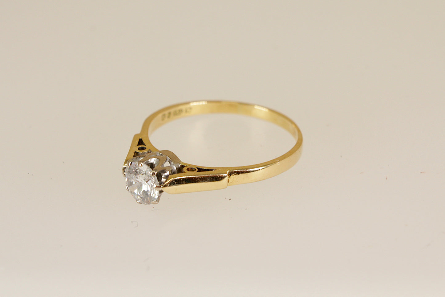 18ct Gold Diamond Solitaire Ring