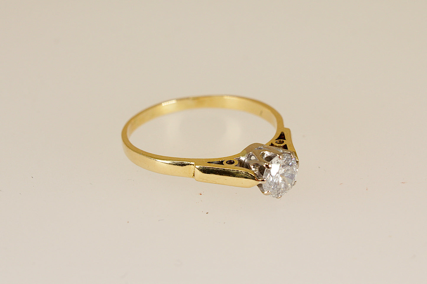 18ct Gold Diamond Solitaire Ring