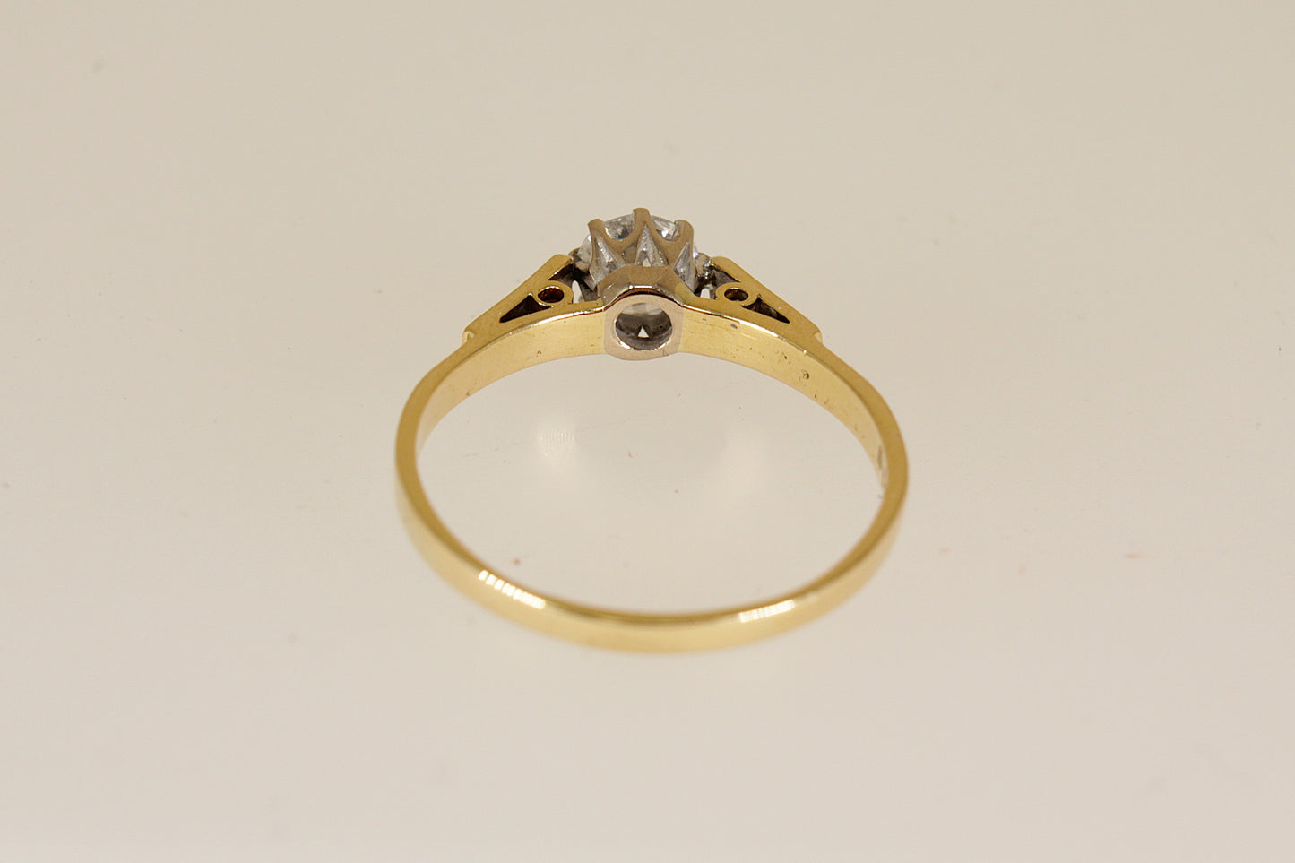 18ct Gold Diamond Solitaire Ring