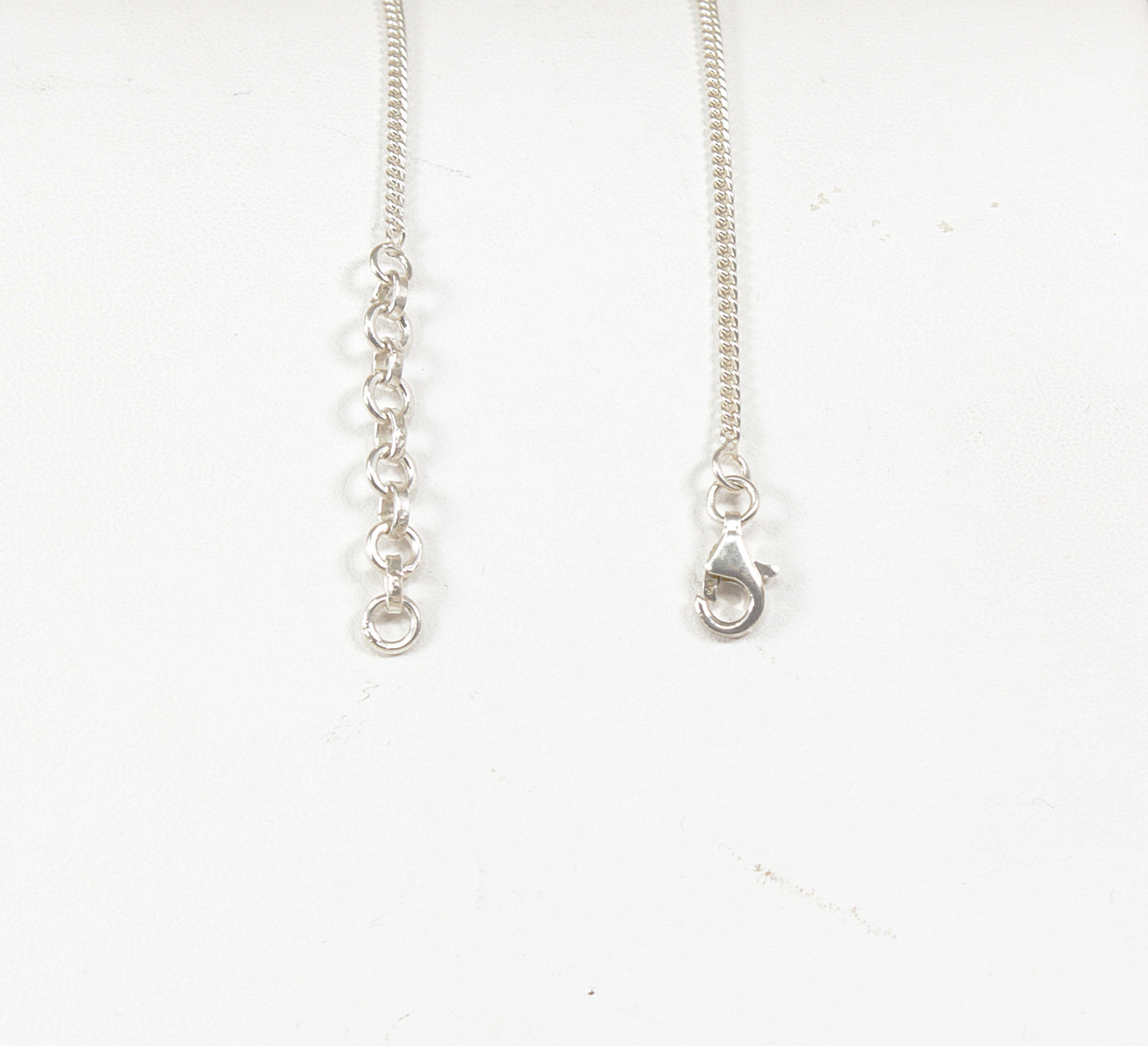 Una collana vistosa in argento e granato